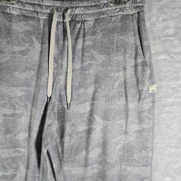 Vuori Performance Jogger Womens Size Medium Joggers Camo Drawstring Active Comfy - Picture 2 of 8
